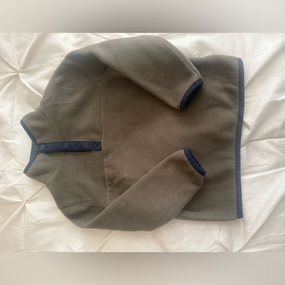 Old Navy Kids Olive and Navy Fleece Sweater